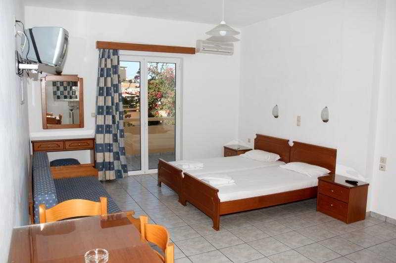Dimitris Apartments Platanés Екстериор снимка